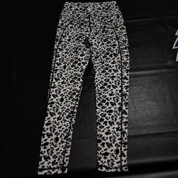 Zyia Active Womens Black White Leopard Print Leggings 4 - Picture 2 of 4